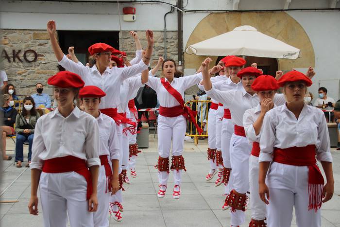 Berastegi san joan dantzak 2 4 1628618928255