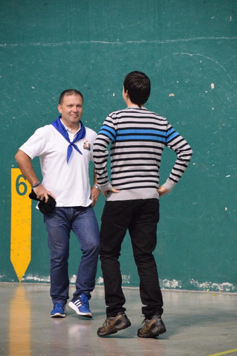 Dantzaren sokak lotuta - 25