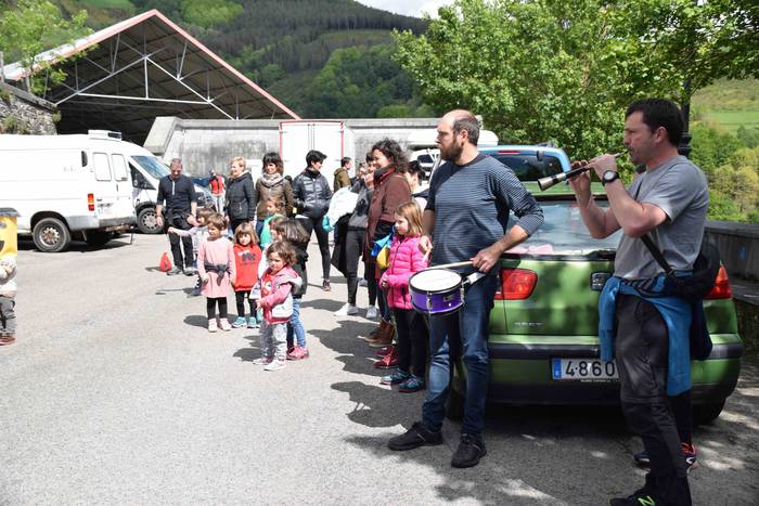 Haurrek egindako erraldoiek  11 1556984197930