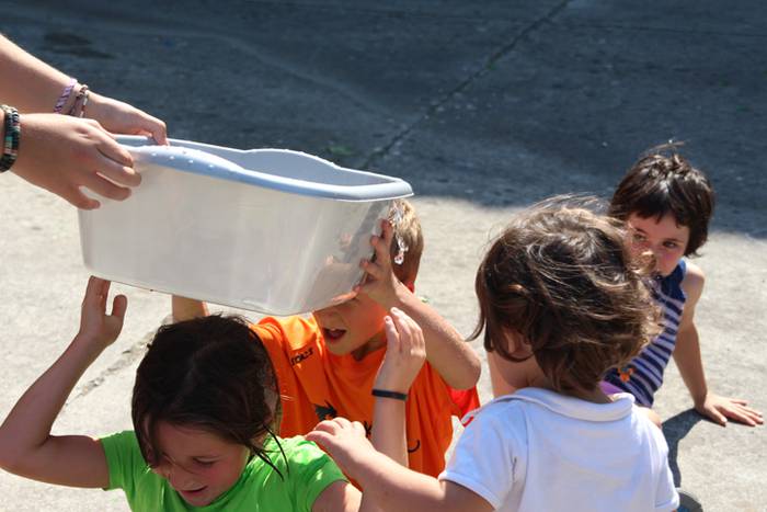 Festak hastearekin batera, j 23 1502727364397