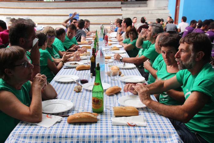 Lagunartean elkartzeko aitza 4 1503669068159