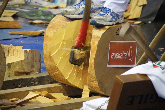 Urrezko aizkora kanporaketa abaltzisketa 54 1461501203514