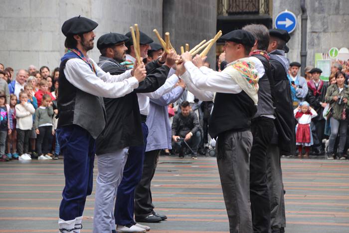 Udaberri Dantza Dezagun Tolo 99 1504963604657