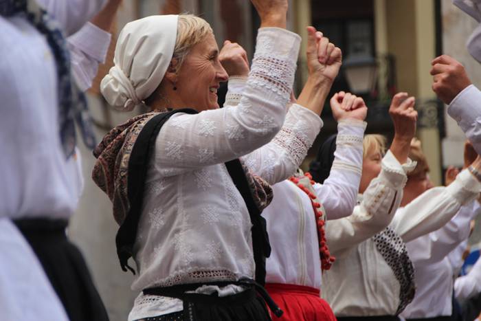 Udaberri Dantza Dezagun Tolo 95 1504963578181