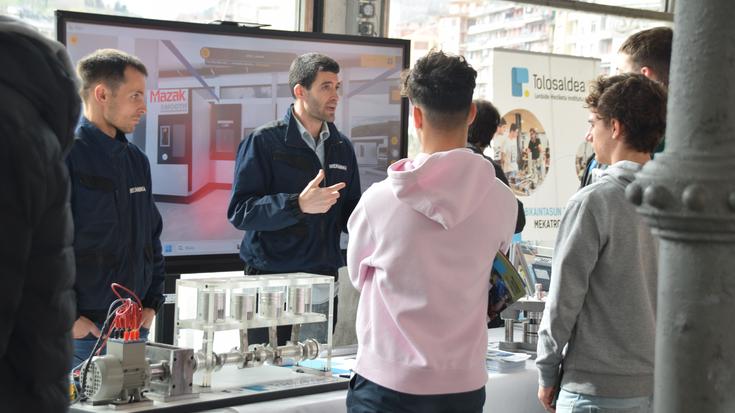 Ikasenpresa Azoka egingo dute bihar