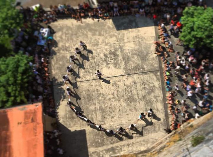 Emakumeak dantzari, lehenengo aldiz soka dantzan - 1