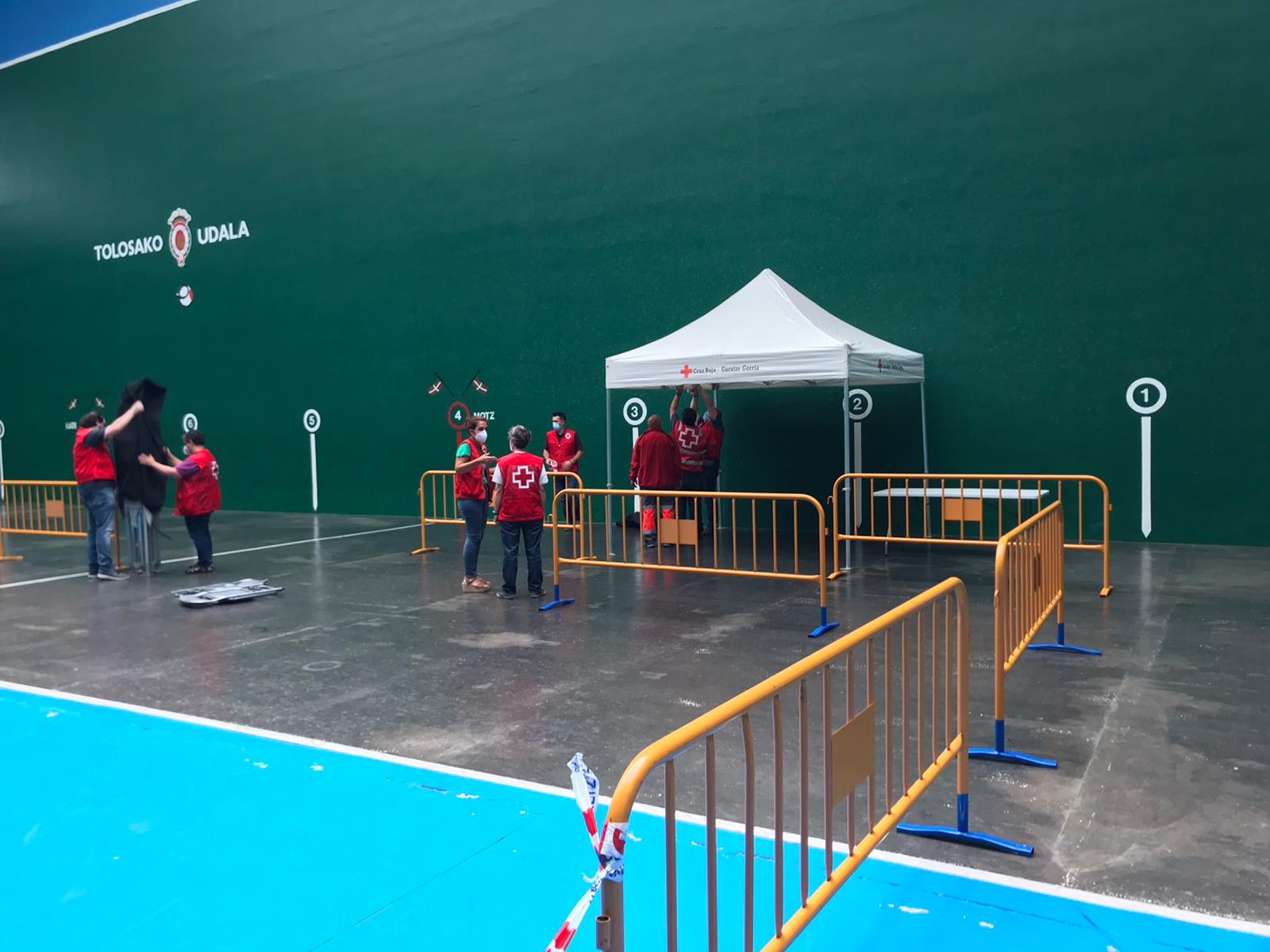 Tolosako Beotibar COVID-19 probak egiteko egokitzen ari dira
