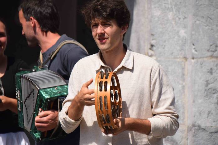 Orendain festak dantza emana 61 1534333590235