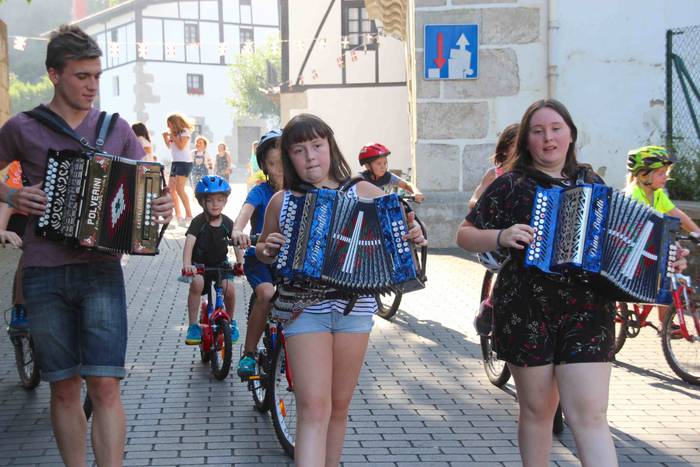 Albiztur festak 2018 txupina 6 1534013216767