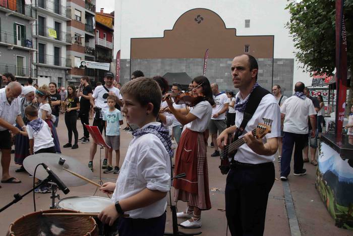 Jendetsua izaten ari da Erro 5 1659205822193