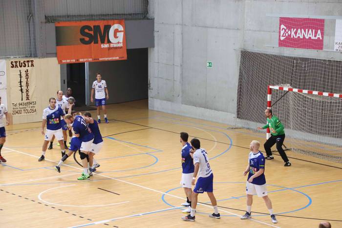 Tolosa CF eskubaloia prest d 48 1535892574897