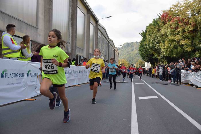 Gozatu egin dute txikienek S 12 1634039483543