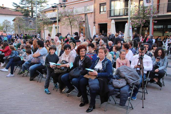 Banda Topaketa AV400Urte 26 1553970411114