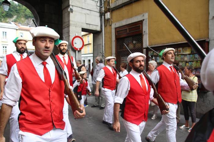 Lizarrez apaindutako kaleeta 204 1498480959305