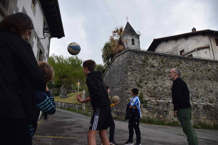 Orexako Santa Kruz festak oi 3 1651586347797