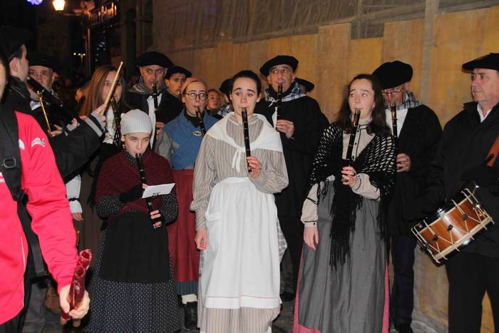 Errege magoen desfilea tolos 33 1546717641535