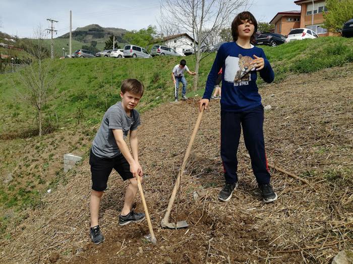 Landatzeak Uzturpe ikastolan 7 1490969826505