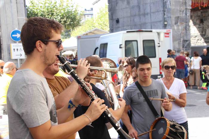 Arraunean, elkartasunez 218 1568480123667