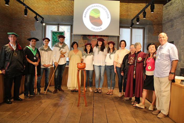 Gazteak, barrunaren kofradiaren gidari 14 1468074754614