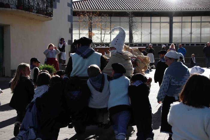 Gabon eguna Asteasun eta Adu 70 1577194451923