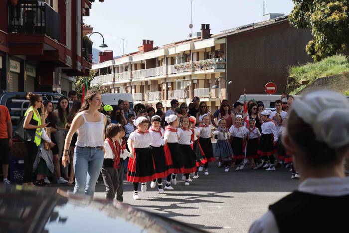 Dantzari eguna ari dira ospa 15 1652614044604