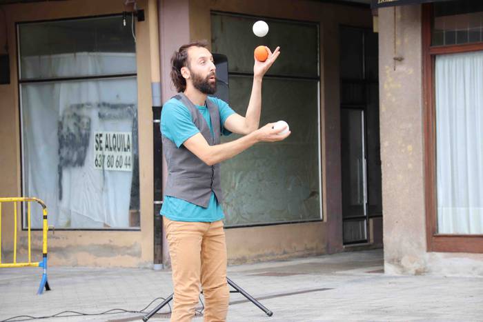 Malabareak eta akrobaziak na 9 1562507108400