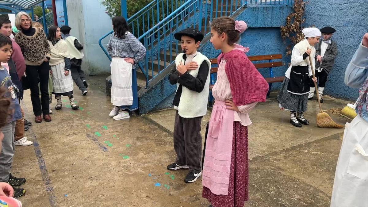 Olentzaroari buruzko antzerki ibiltaria