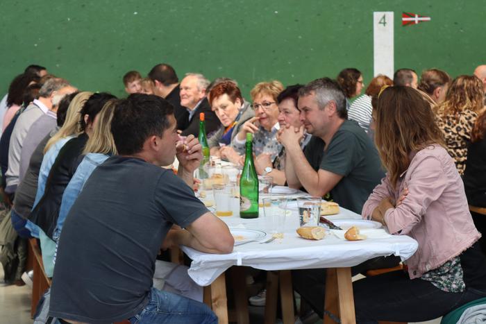 130 lagun inguru bildu dira  11 1651410705132