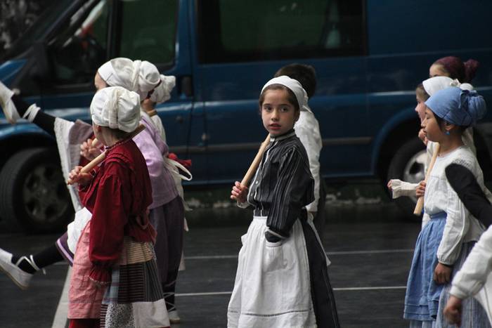 Bukalaik dantzari txikiz bet 2 1525521949293