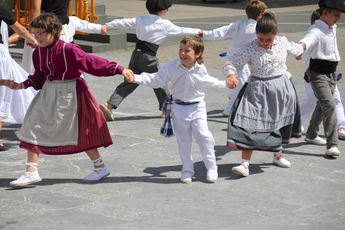 Axeri-dantza Aduna Jaiak 201 24 1534334143598