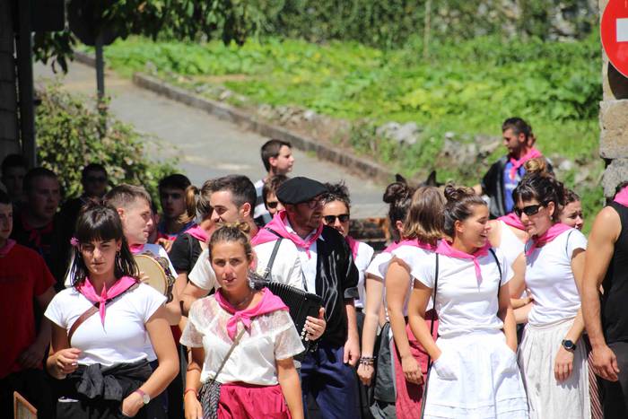 Suziriari aurrea hartu diote 7 1565791742623