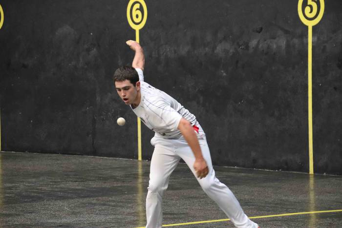 Zubizarretari jantzi dio txa 11 1568573487078