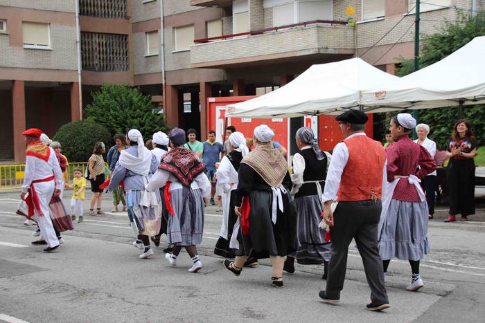 Larrain dantza egin dute Ama 5 1562505572154