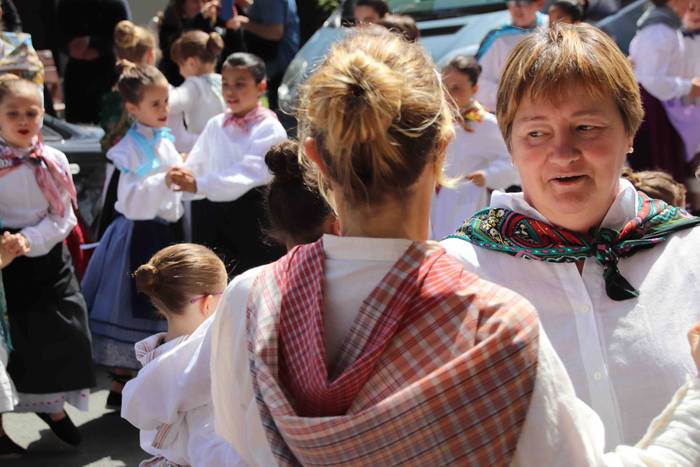 Dantzan ospatu dute Sutarrir 22 1557663349779