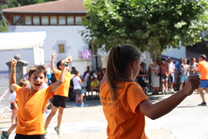 Belaunaldi berrien sasoia, f 46 1566652570703