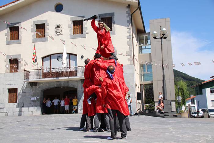 Axeriak dantzan Adunan 78 1471261211042