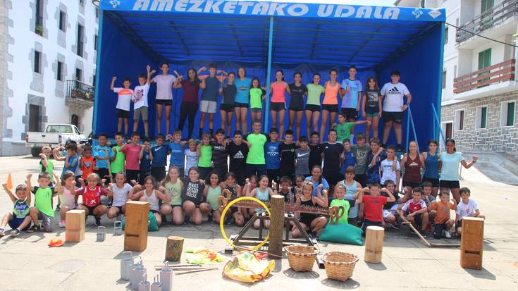 Zabaldik da jada izen-ematea San Bartolome jaietako gaztetxoen herri kirol saiorako