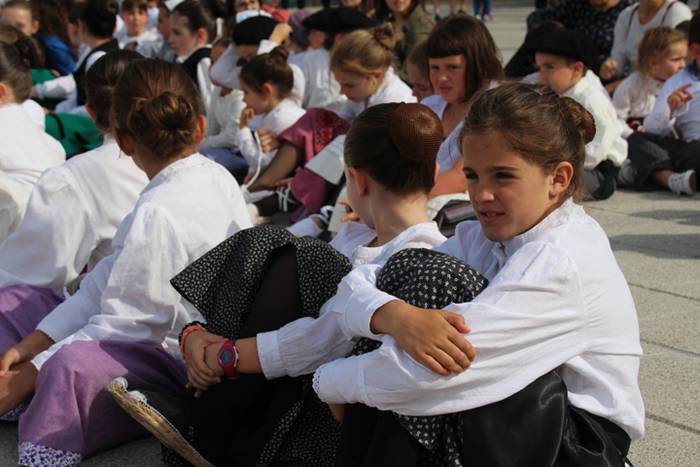 Suziria lehertzearekin bater 2 1494695531874