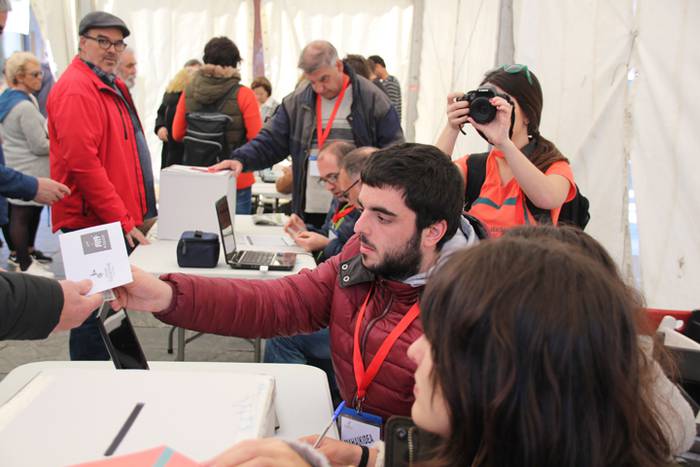 Aurpegi ezagunak bozka emate 6 1489931068144