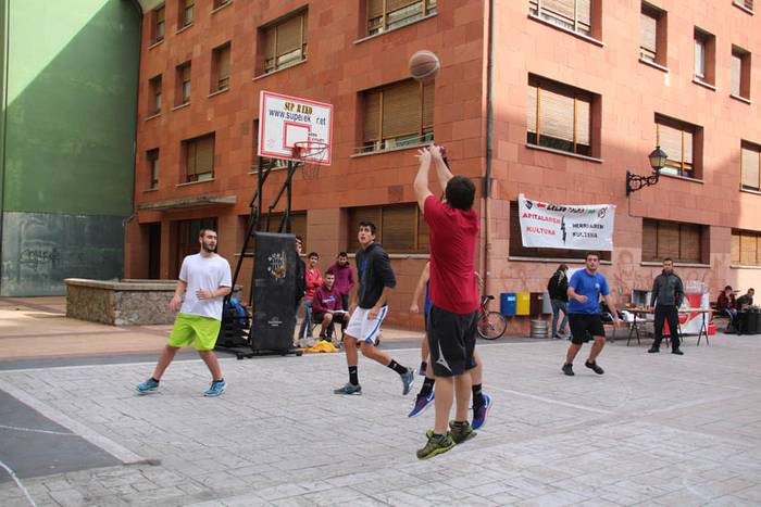 Gazteburua 2015 2 1445089293879