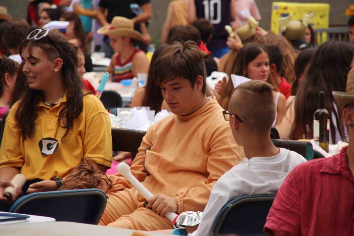 Norberak bere bazkaria, eta  16 1532630645564