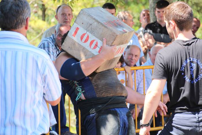 Festa giroa Santamañan 28 1468781749312