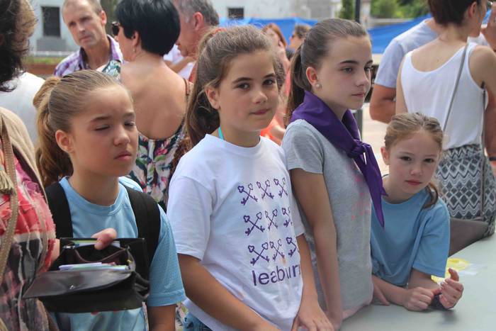 Aparrez busti dira Leaburun 34 1530444764081