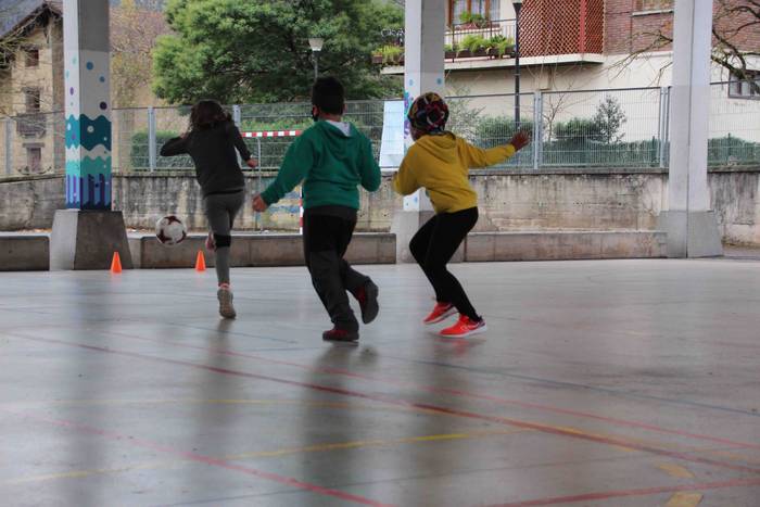 Haurrek kirol ezberdinak pro 35 1608389681144