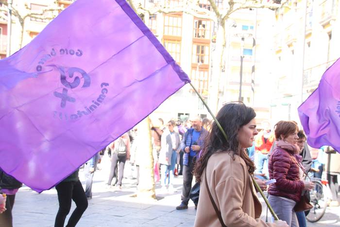 Egunerokorik ez, emakumerik  23 1520518310905