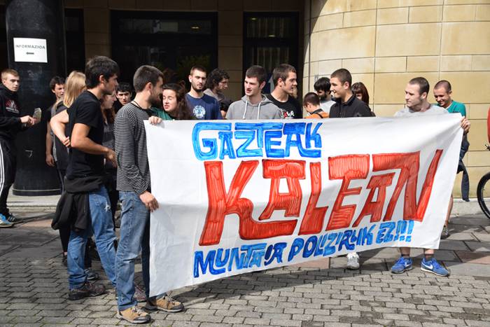 Ezpalako hiru gazteen aldeko elkarretaratzea 3 1475324076961