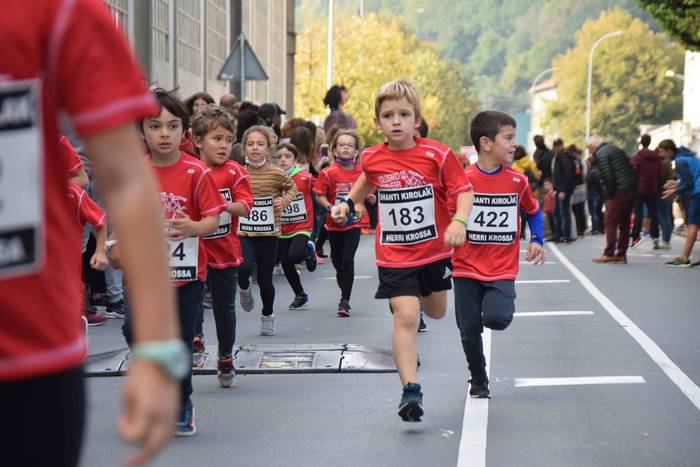 Gozatu egin dute txikienek S 20 1634039486516