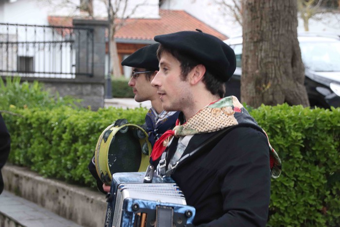 Amasarrak gaztetzen dituen eguna - 23