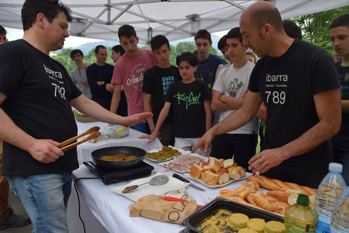 Ibarrako piperrak landatzen, 12 1527075674095