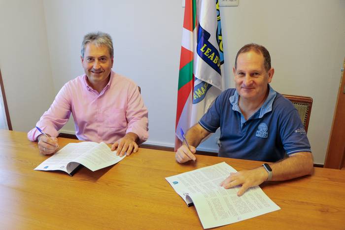 Aldundiak eta Leaburu-Txaramako Udalak Txaramako bidegorria luzatzeko hitzarmena sinatu dute